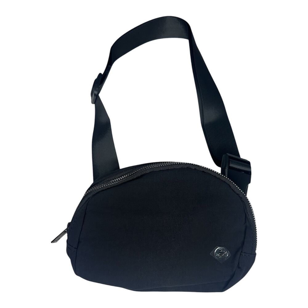 NWOT Halara Logo Casual Waist Bag
